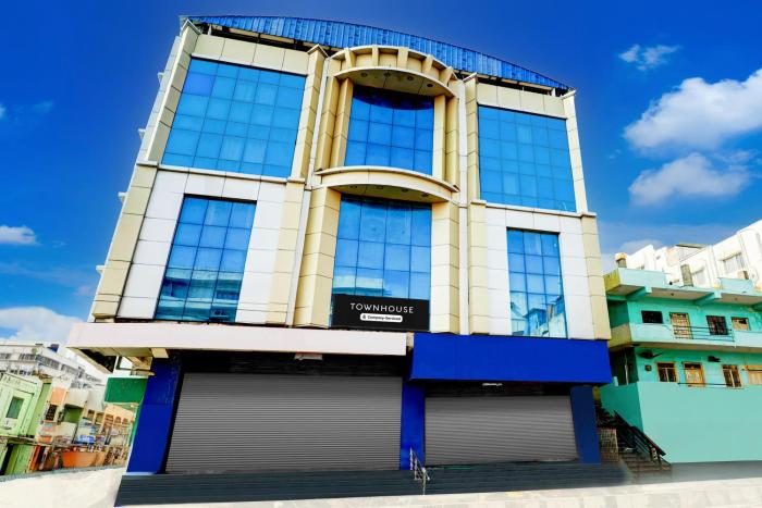 Super Townhouse Anantapur Near Srikantam Circle,,4 star