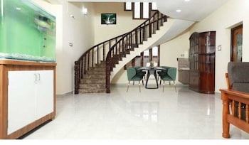 Dreams Neelankarai,,2 star