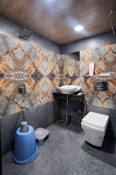 Hotel Regal Heaven,Wagholi,2 star