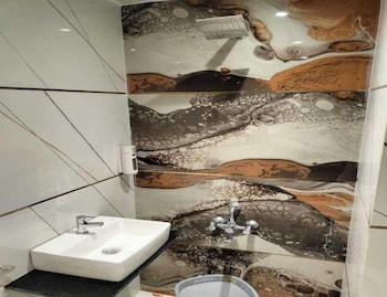 Hotel O Anuha Mumbai,Mira Road,3 star