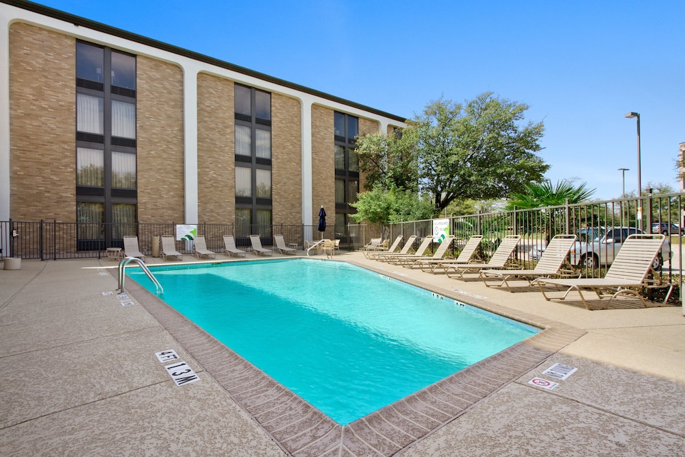 spark by hilton richardson dallas