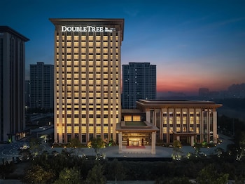 doubletree by hilton kaifeng