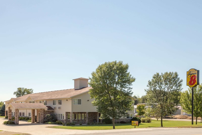 Super 8 By Wyndham Cresco Ia,Decorah>>Cresco,2 star