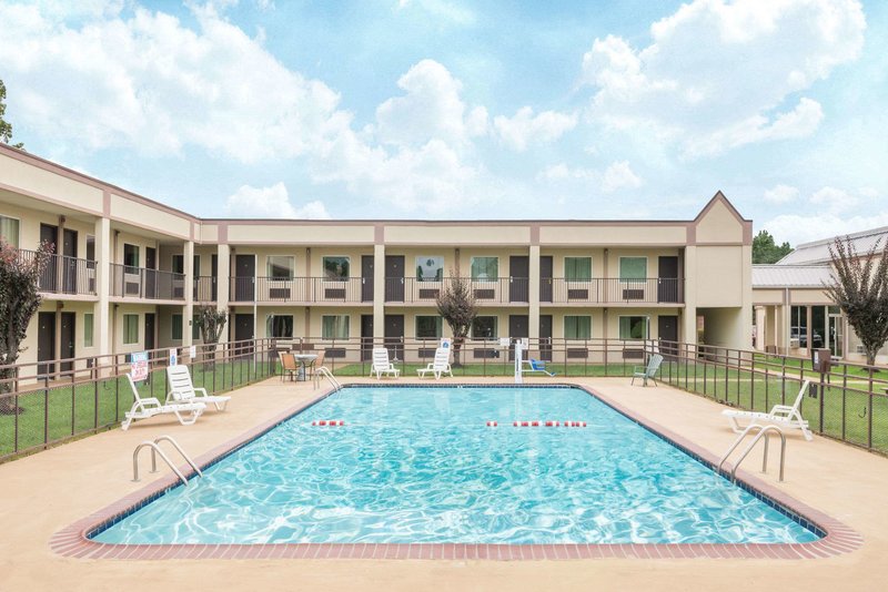 super 8 by wyndham williamsburg