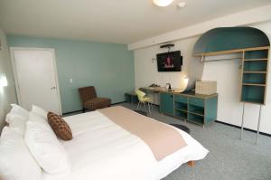 room-image
