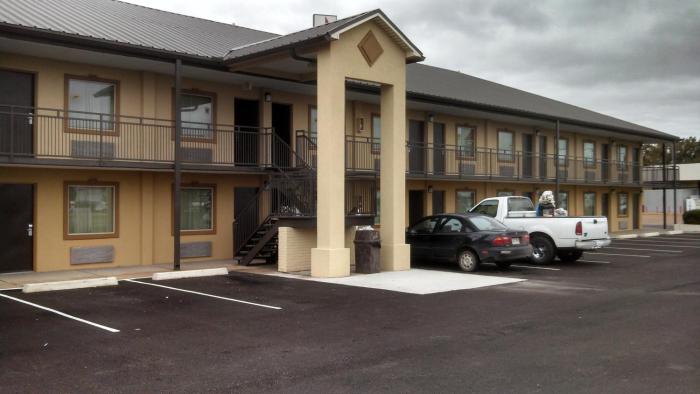 Relax Inn,Gavin>>Blanton,3 star