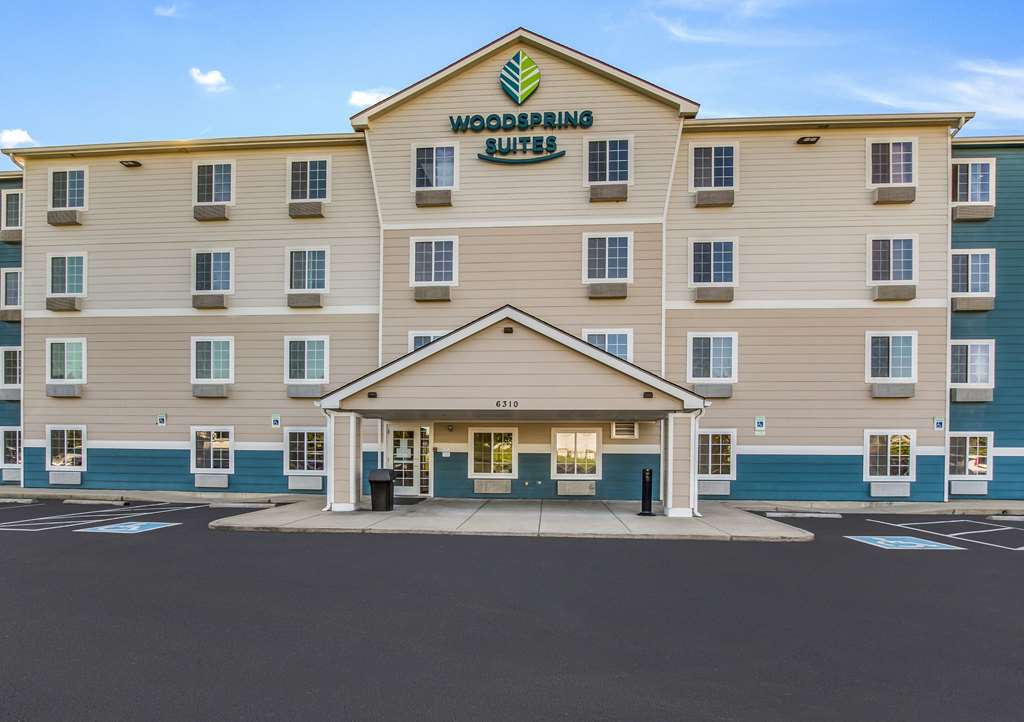 Extended Stay America Select Suites - Louisville - South,In The Entertainment District,3 star