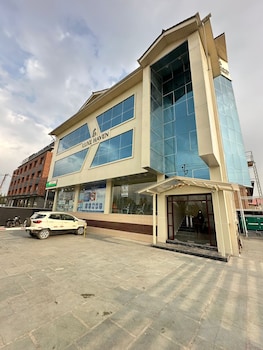 Luxe Haven Residency,,3 star