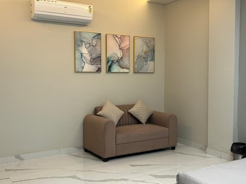 Hotel Sky Mmd,,3 star