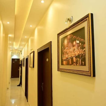 Moon High Stay,,3 star