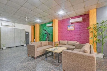 Royal Saprk Inn1,Sector 38,3 star