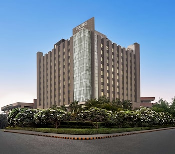 Doubletree By Hilton Gurugram Baani Square,,5 star