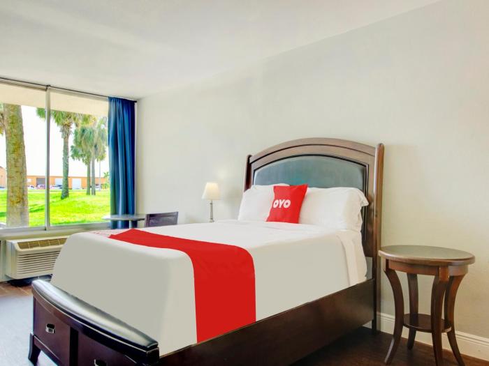 Oyo Hotel Dundee By Crystal Lake,Haines City>>Dundee,2 star