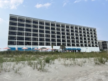 Crystal Coast Oceanfront Hotel