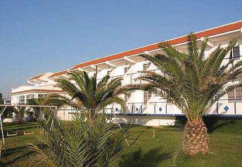 Nirvana Beach,Petaloudes>>Kremasti,3 star