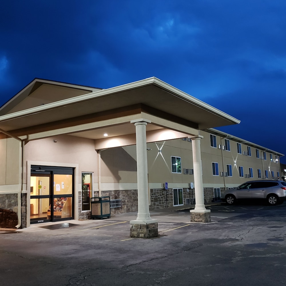 Baymont By Wyndham Liberty Mo