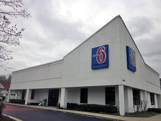 super 7 inn tupelo