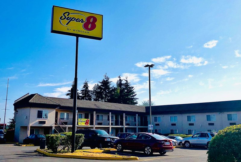 Super 8 Lynnwood,Lynnwood>>Kenmore,2 star