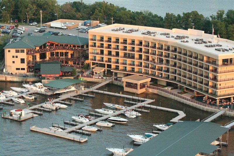 Camden On The Lake Resort & Spa