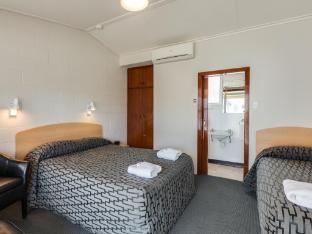 Ocean Beach Hotel,Saint Kilda>>Dunedin,3 star