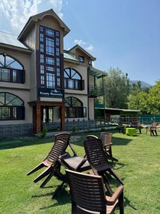 Frosty Mountain Resort,Kp Road,3 star