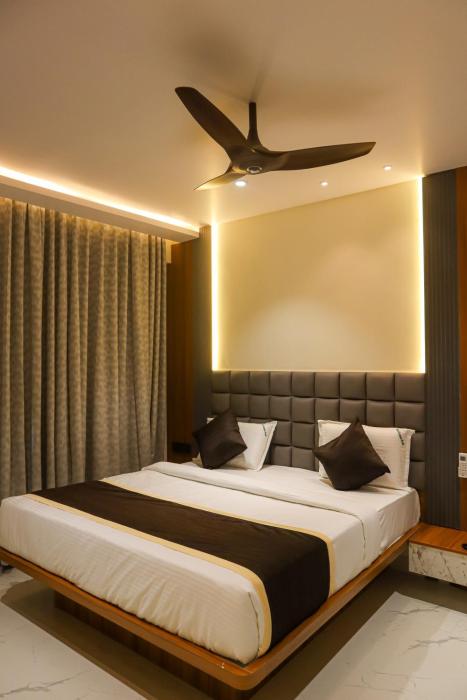 Hotel Lemon Park,Dwaraka Nagar,3 star