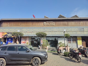 The Royal Orchid,Aligarh,2 star