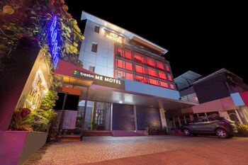 Treebo Mr Motel, 10 Mins To Airport,,3 star