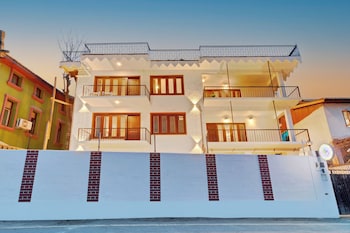 Treebo Vitasta Villa,,3 star