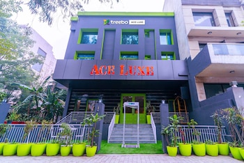 Treebo Ace Luxe,East Of Kailash,3 star