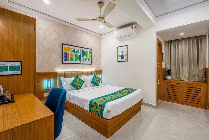 Treebo Premium The Regal Park,,3 star