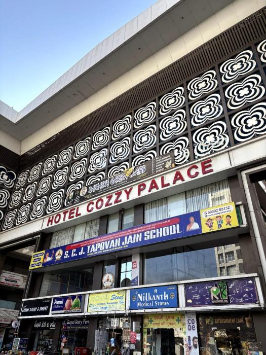 Hotel Cozzy Palace,,3 star