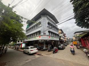 aroma close to metro stn