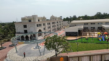 Haldi Kumkum Resort,,4 star