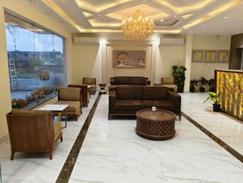 The Palms Ecr Resorts And Banquets,,3 star