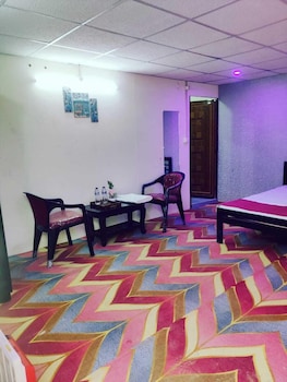 Maple Tree Resort & Restaurant,,2 star