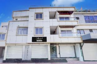 Super Collection O Ganeshpuri Indore,,3 star