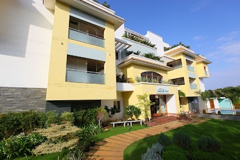 treebo premium emerald dove