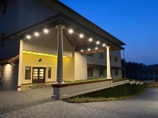 Alaya Stays Still Waters Resort,,4 star