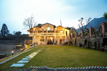 Monal Meadows,,4 star