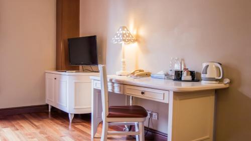 room-image