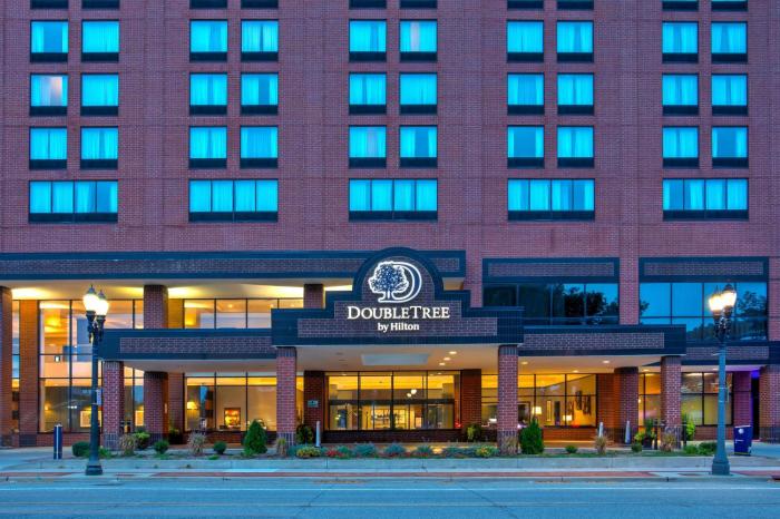 doubletree by hilton lansing