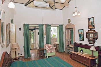 Wh Connaught House,,5 star