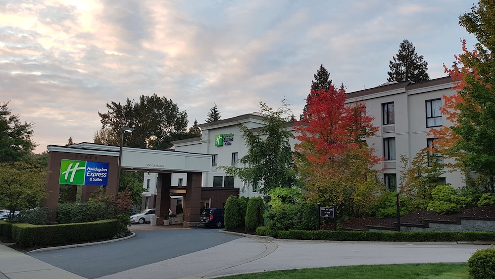 holiday inn express and suites surrey by ihg