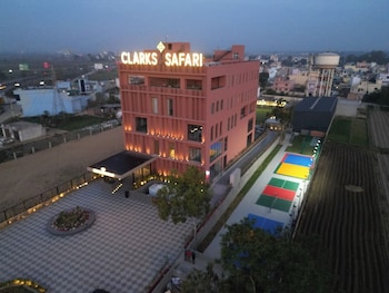 Clarks Safari Haridwar,,4 star