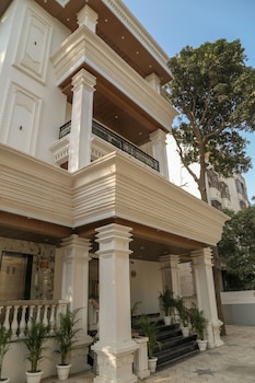 Four Leaf Hotel Arjuna Manor Varanasi,,3 star