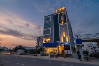 Fabhotel Vk’S - Nr Umcc Shahpur, Jeedimetla,,3 star