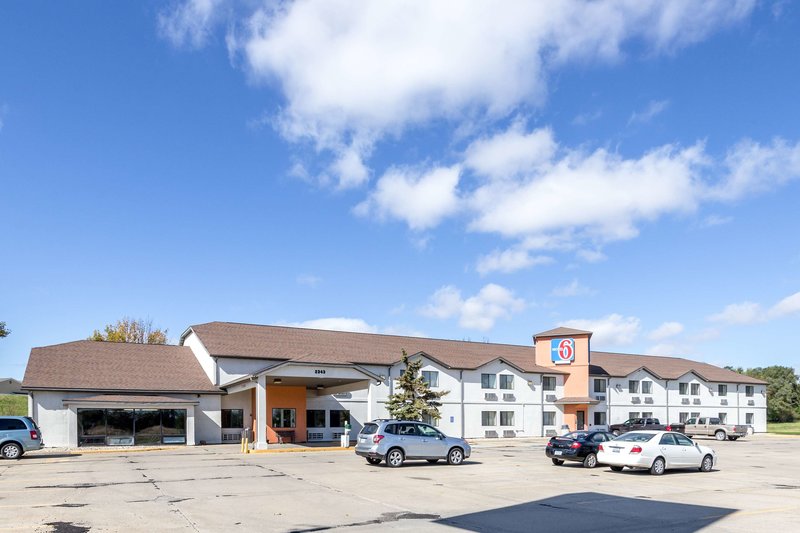 motel 6 waterloo ia