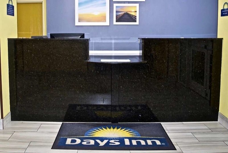 Days Inn & Suites By Wyndham Augusta Near Fort Eisenhower,Grovetown>>Augusta,2 star