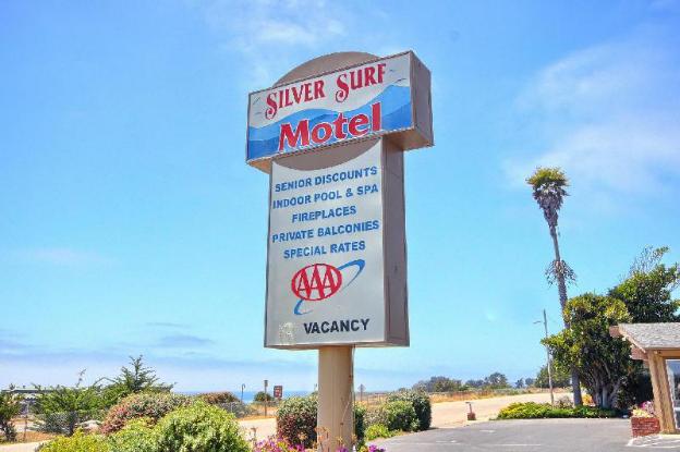 Silver Surf Motel,Cambria>>California,2 star